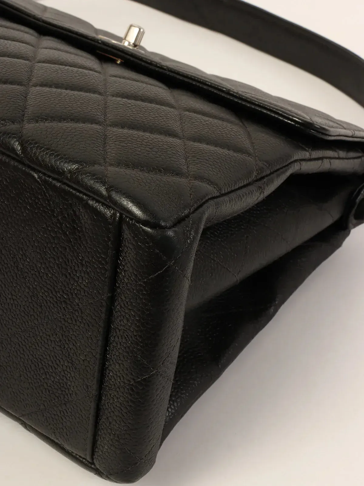 CHANEL Around 1997 Made Caviar Skin Turn-Lock Shoulder Bag Black