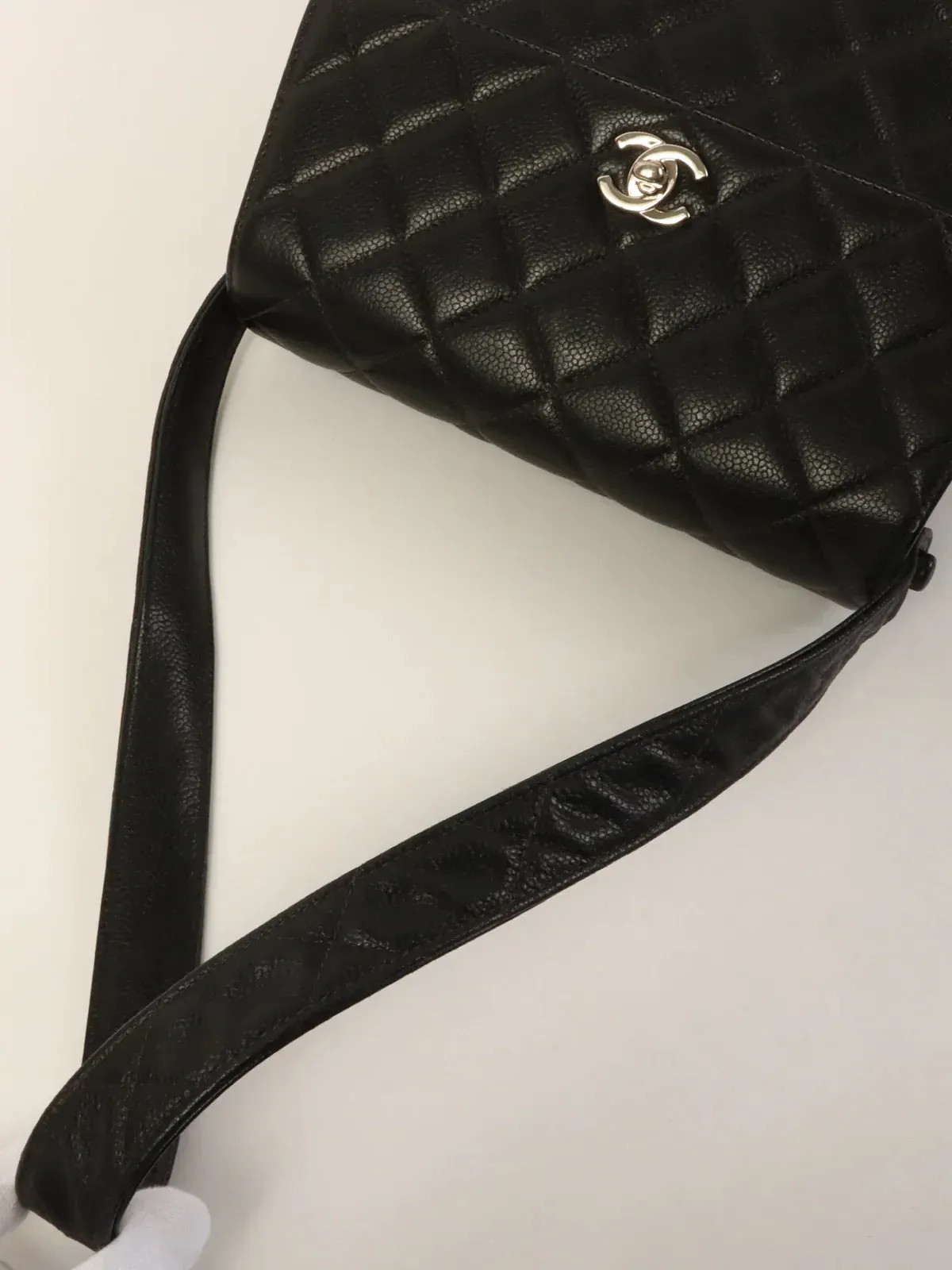 CHANEL Around 1997 Made Caviar Skin Turn-Lock Shoulder Bag Black
