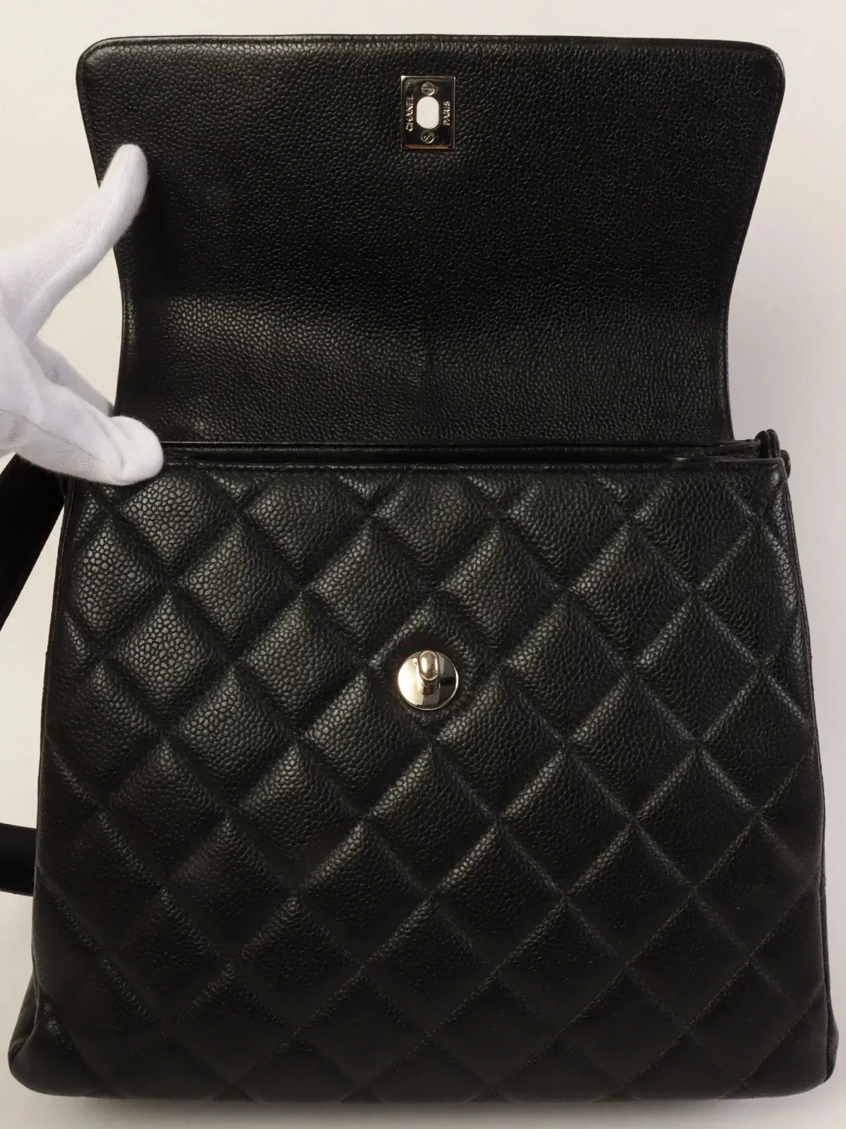 CHANEL Around 1997 Made Caviar Skin Turn-Lock Shoulder Bag Black