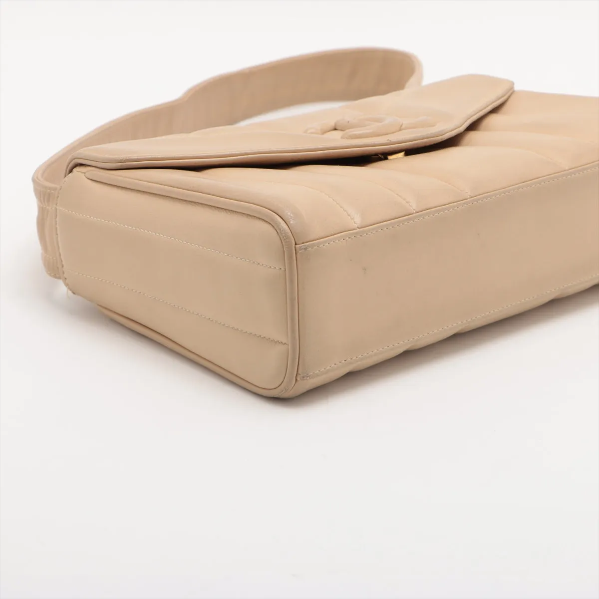 CHANEL Mademoiselle Shoulder Bag in Lambskin Beige