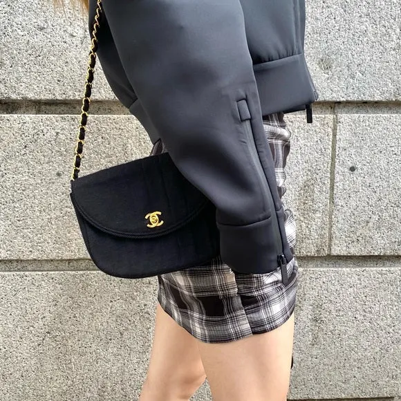 CHANEL Vintage 24k gold cloth shoulder bag