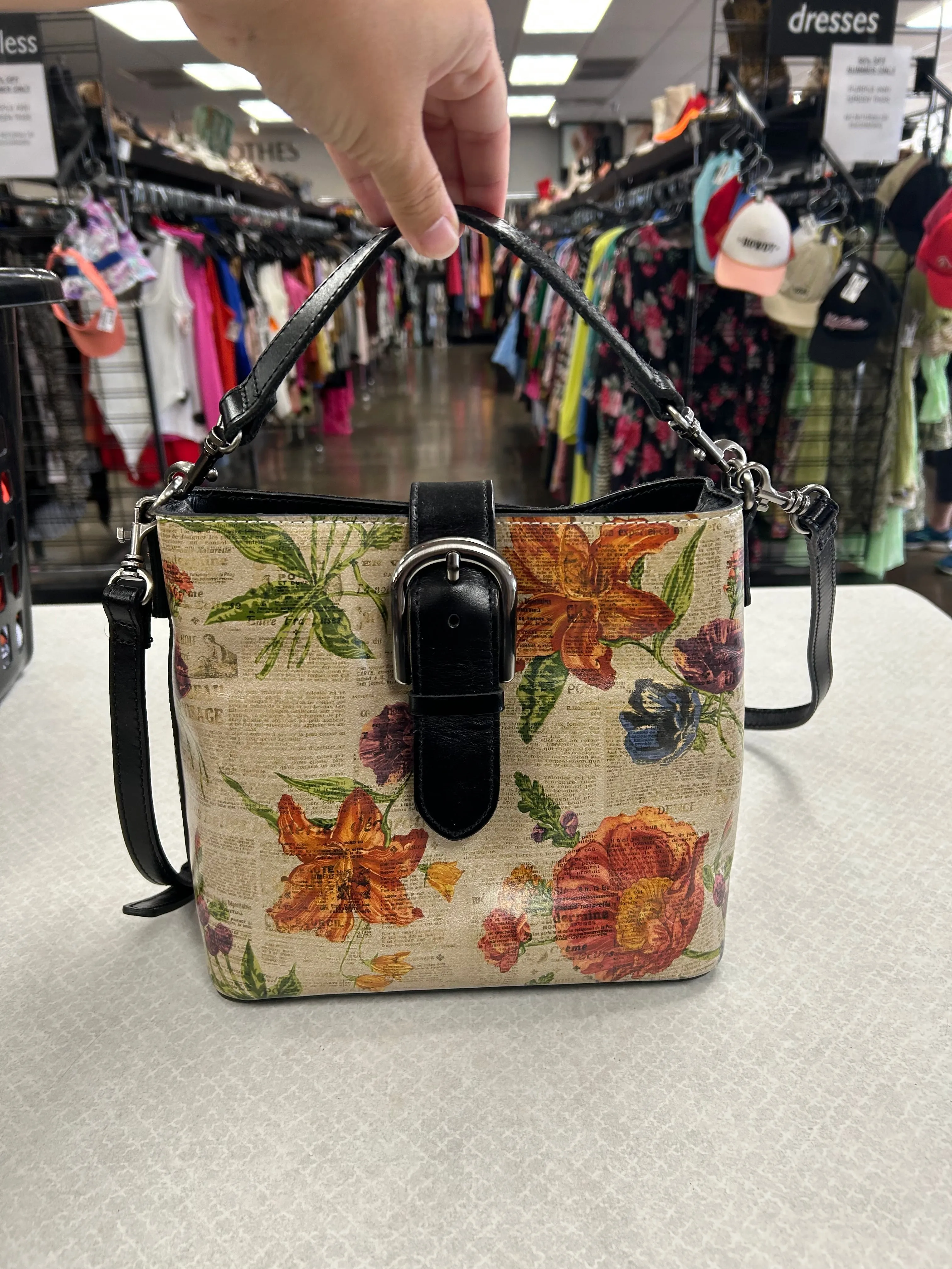 Crossbody Designer By Patricia Nash In Floral Print, Size:Medium
