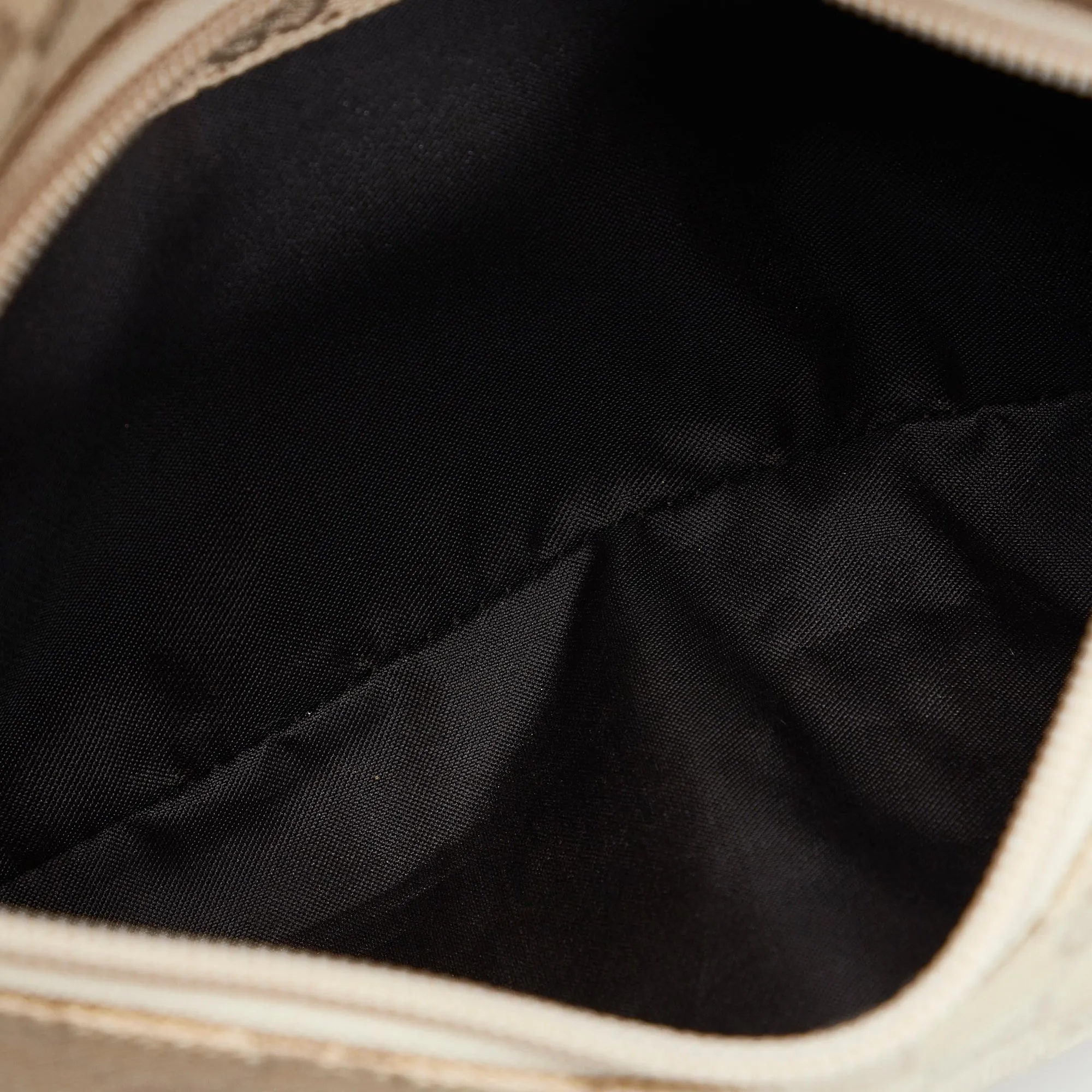 Gucci GG Canvas Shoulder Bag (SHG-jg3bUw)