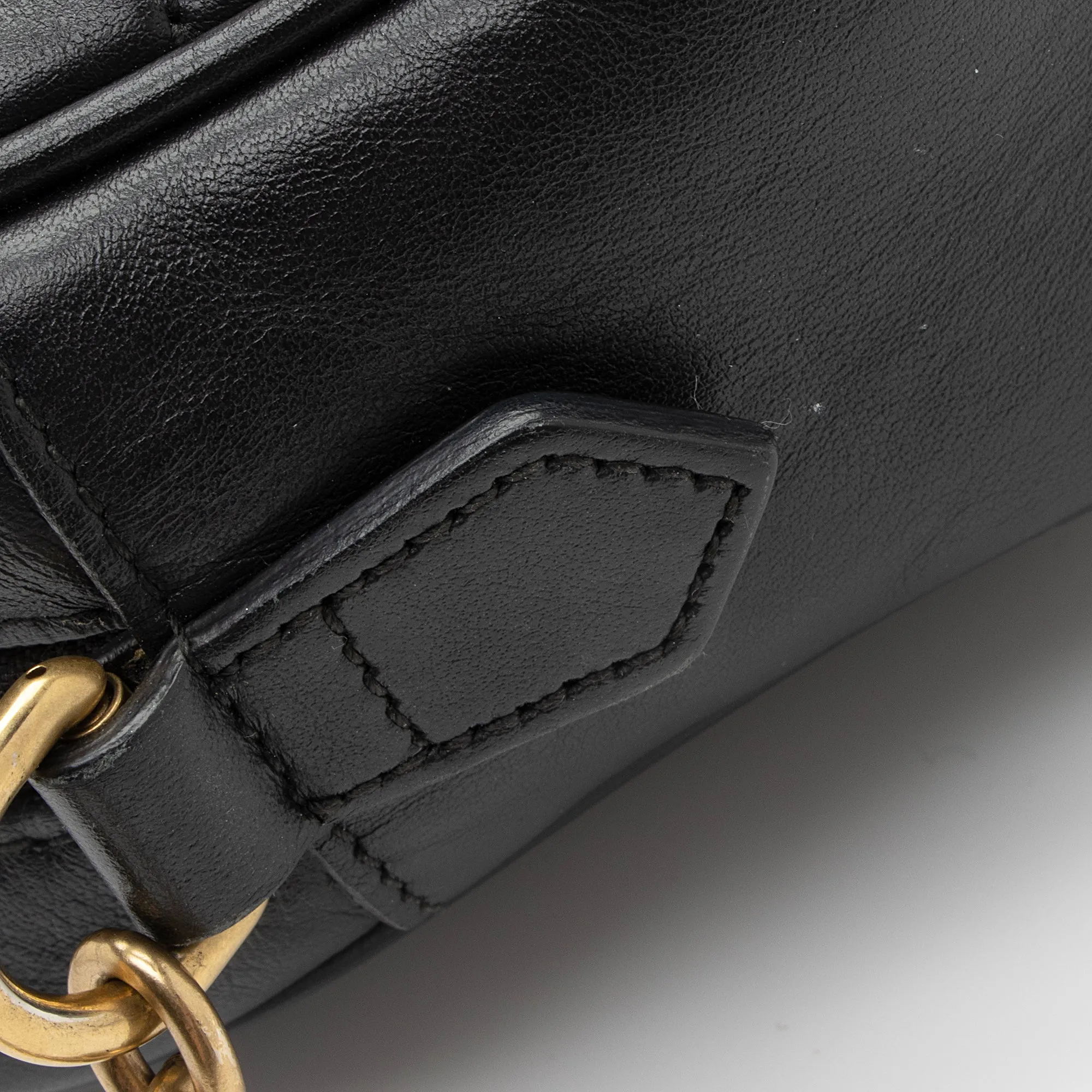 Gucci Matelasse Leather GG Marmont Small Shoulder Bag (SHF-Abtg9L)