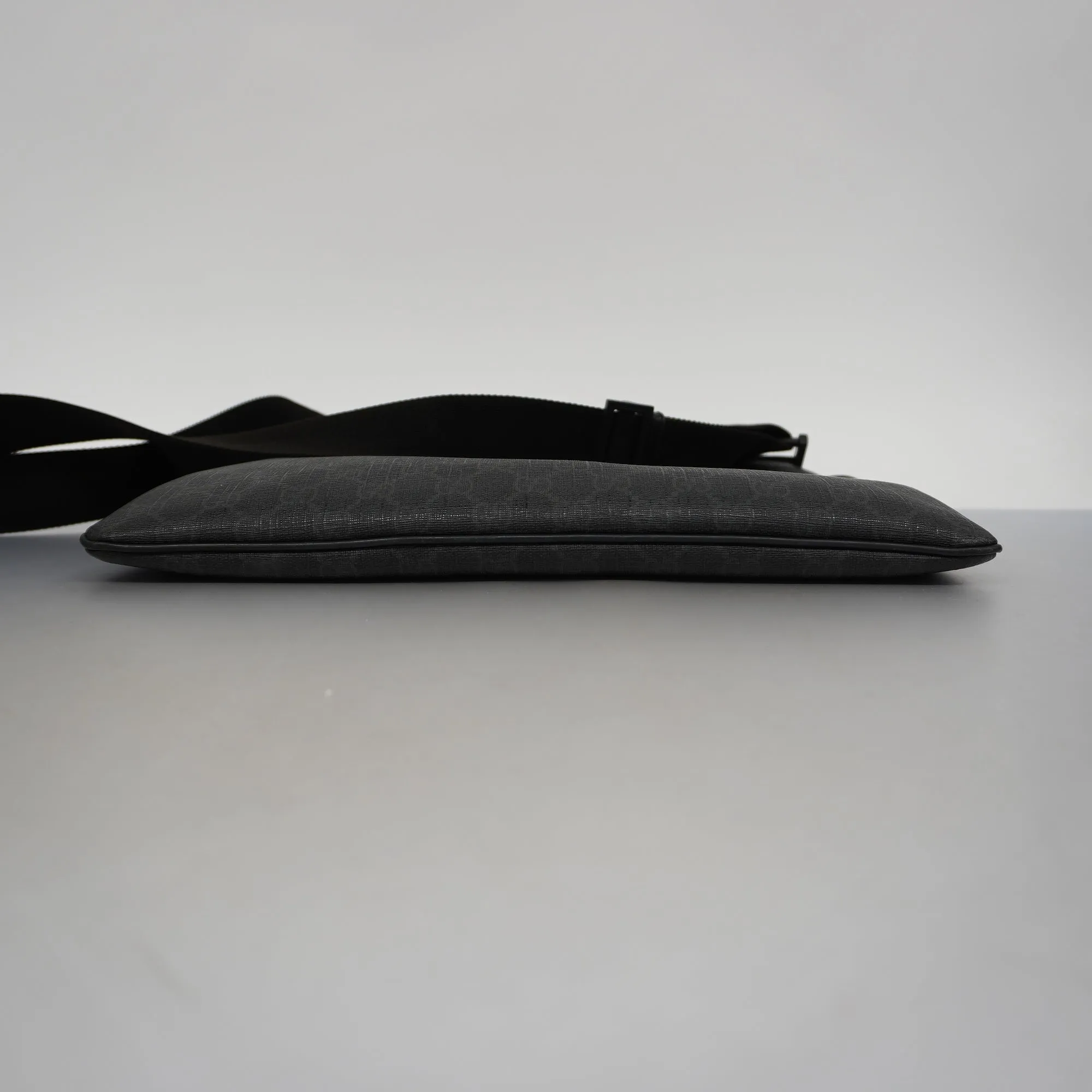 GUCCIAuth  Shoulder Bag 162904 GG Supreme Shoulder Bag Black