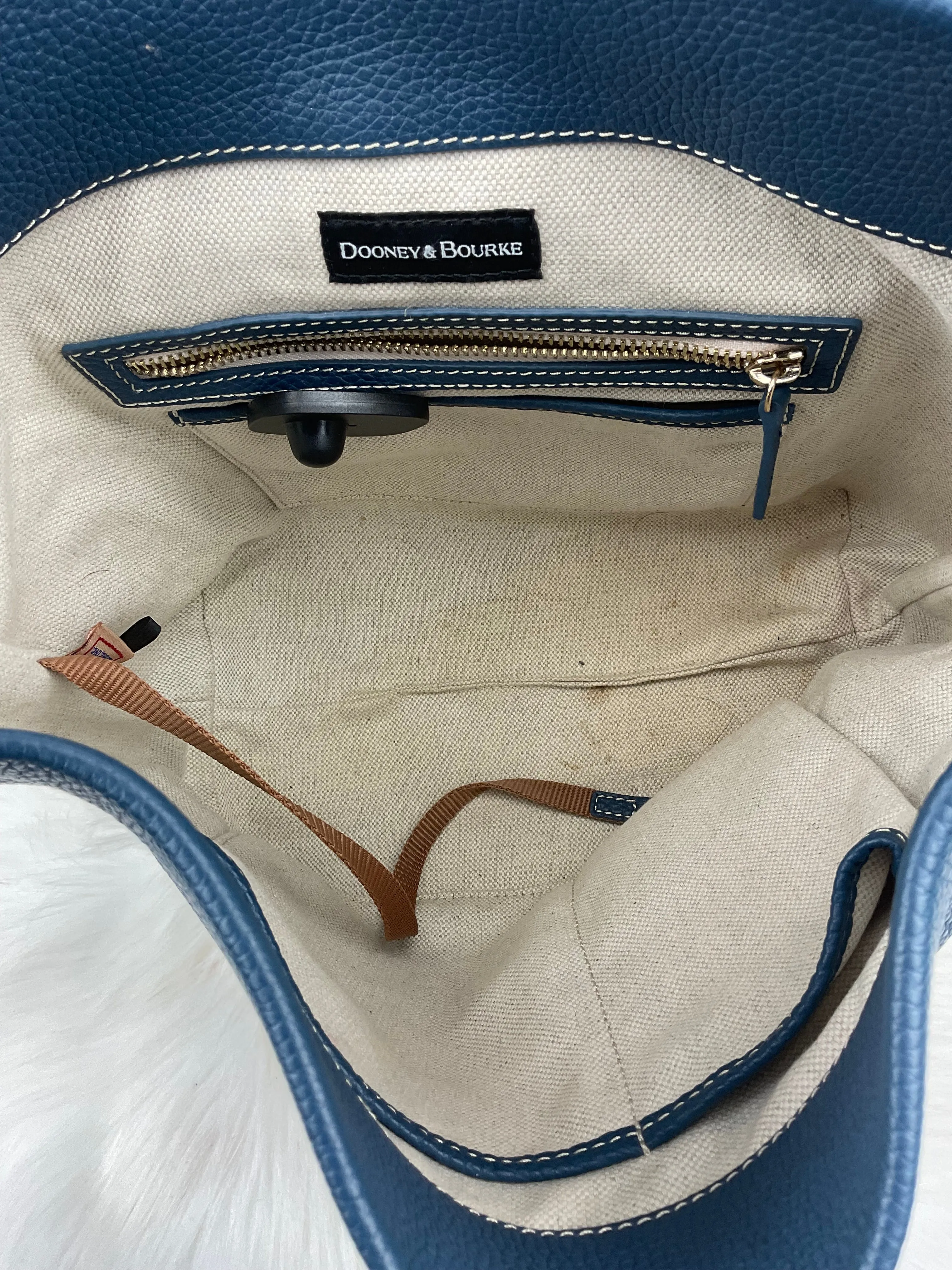Handbag Designer By Dooney And Bourke, Size: Medium