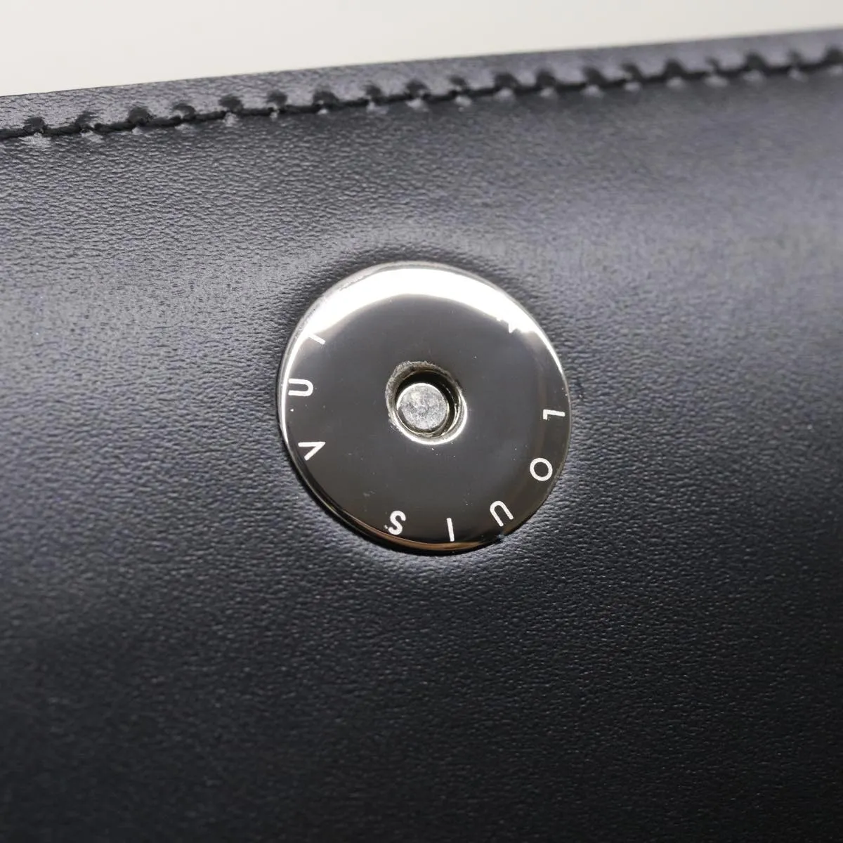 Louis Vuitton COUVERTURE AGENDA FONCTIONNEL PM Shoulder Bag