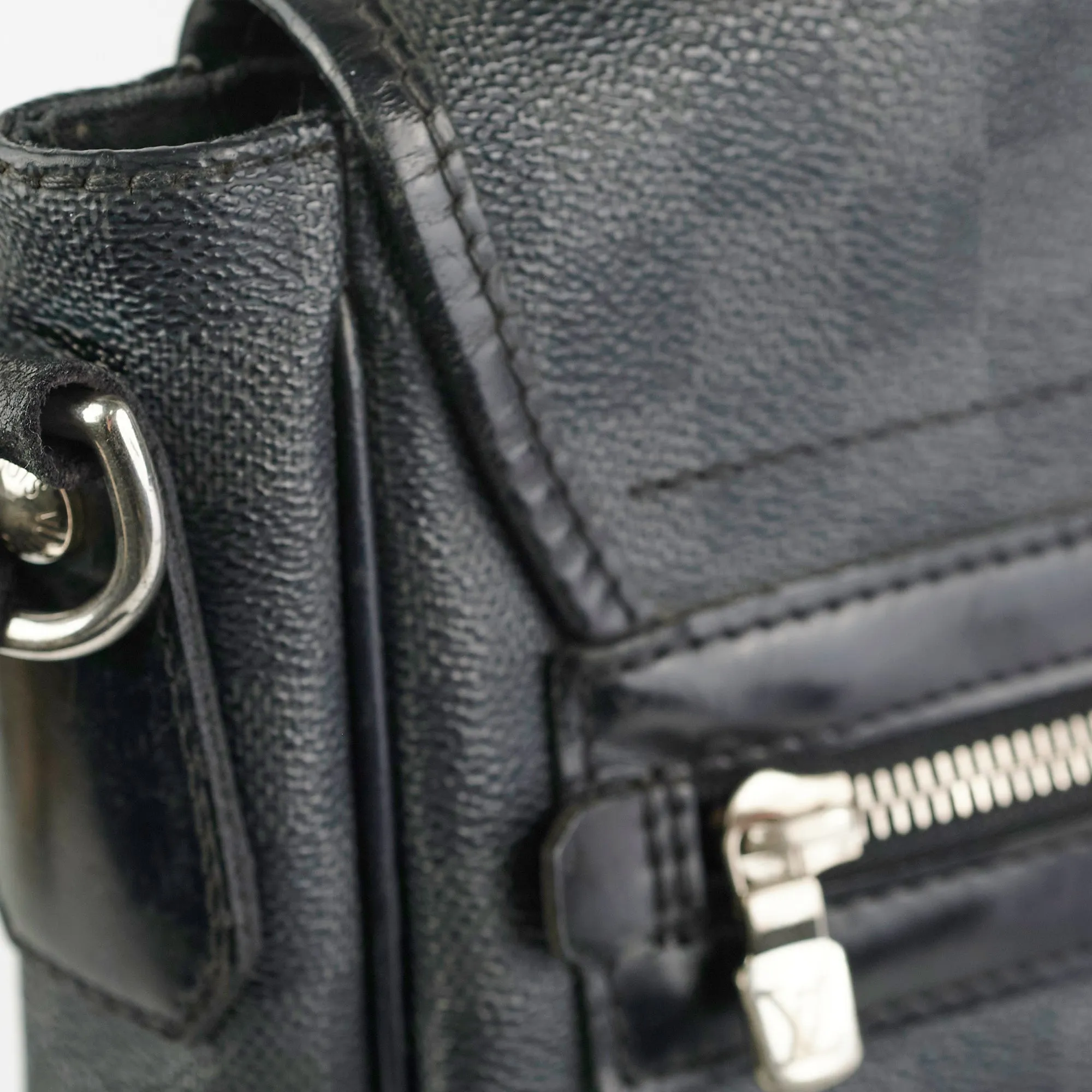 Louis Vuitton Messenger Monogram Shoulder Bag