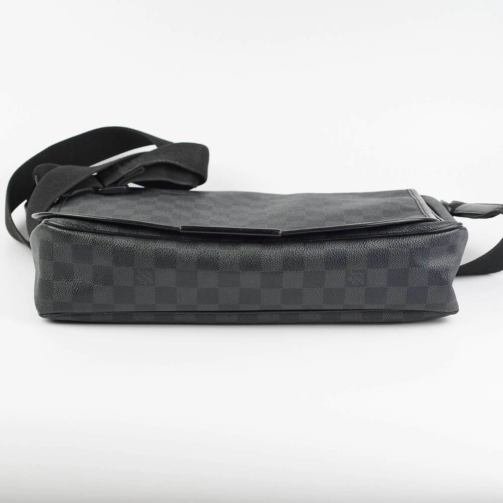 Louis Vuitton Messenger Monogram Shoulder Bag