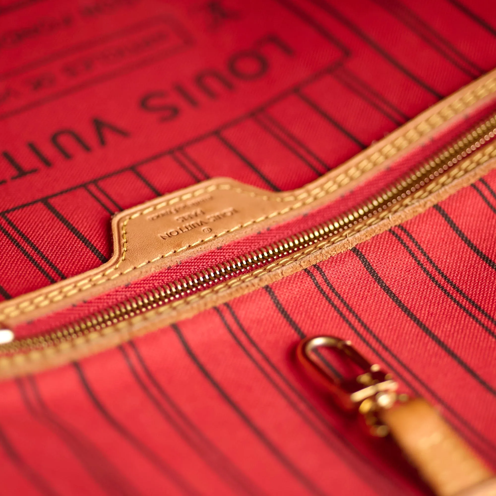Louis Vuitton Neverfull MM Monogram Shoulder Bag