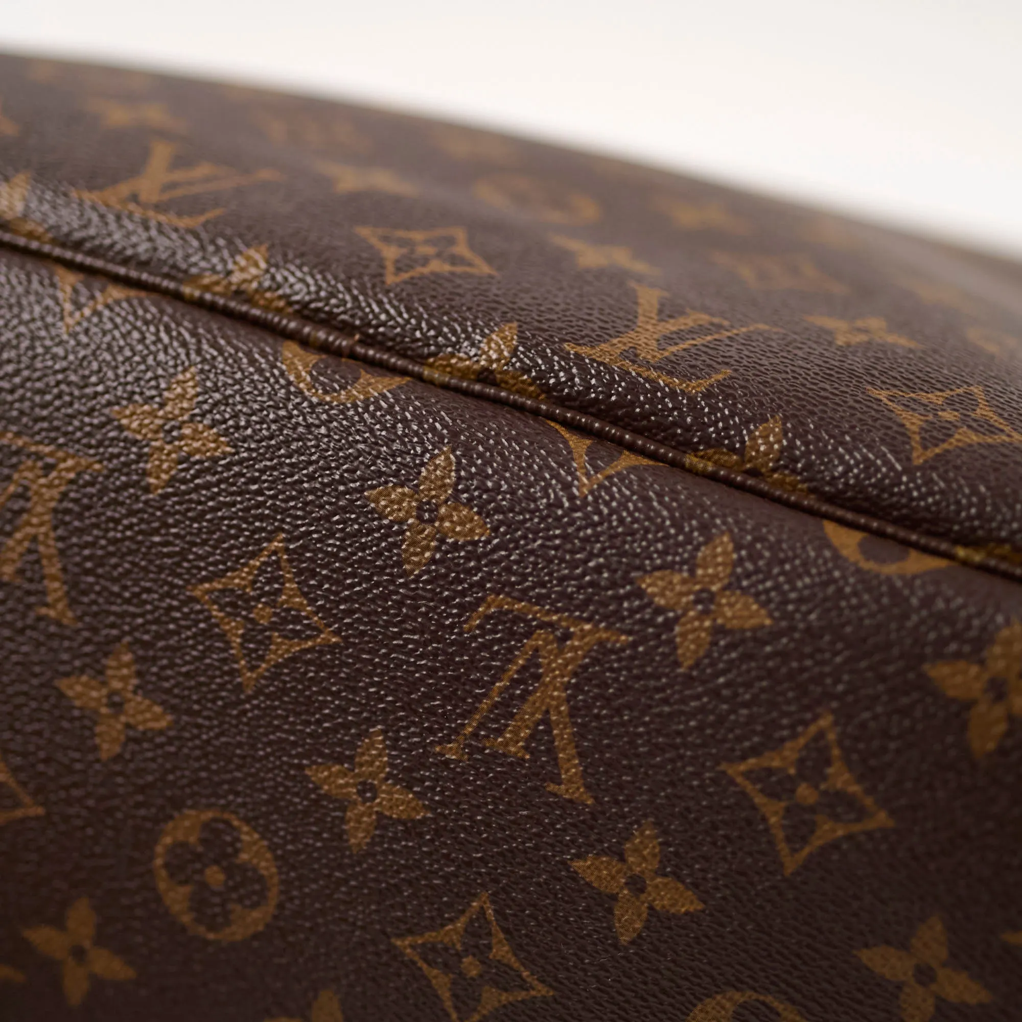 Louis Vuitton Neverfull MM Monogram Shoulder Bag