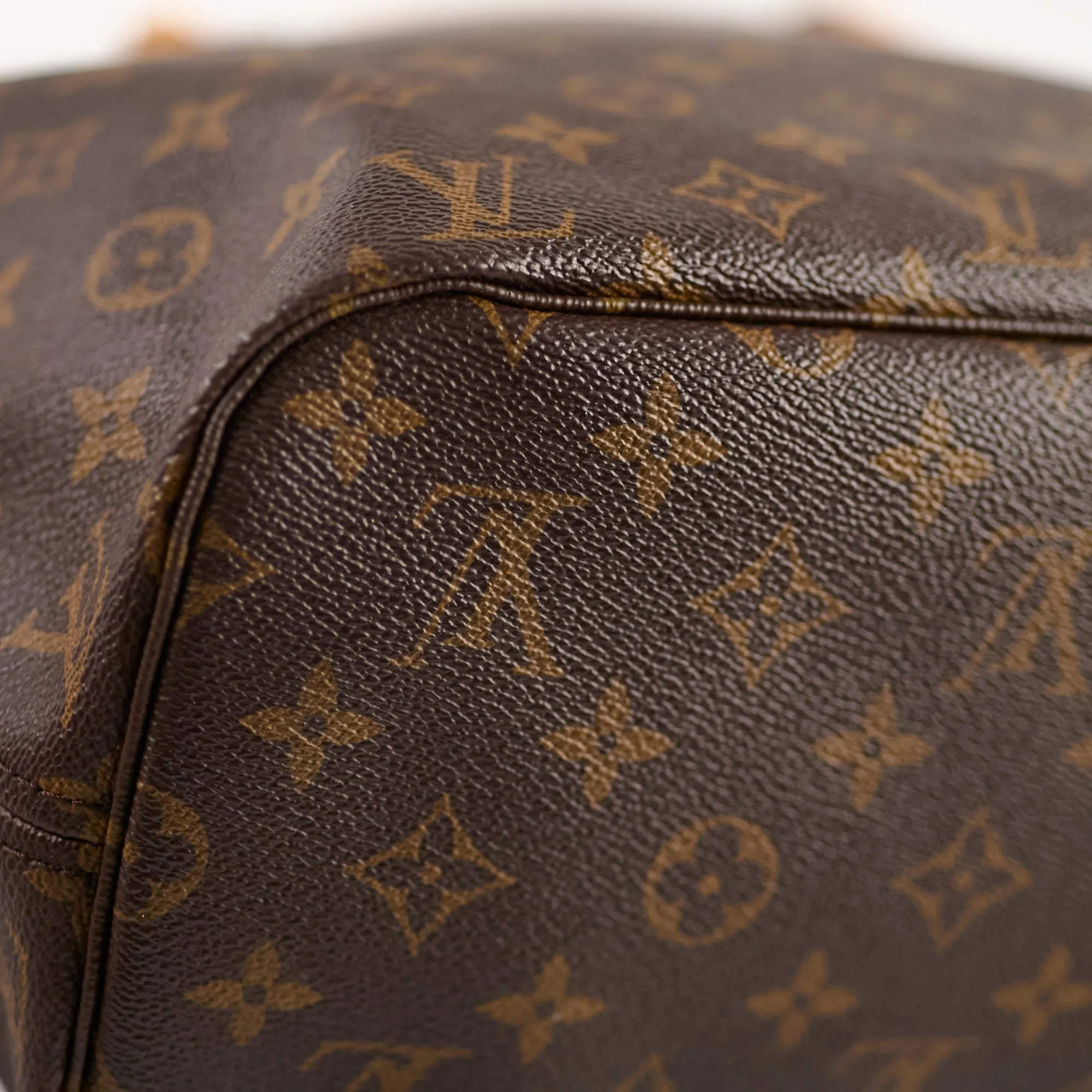 Louis Vuitton Neverfull MM Monogram Shoulder Bag
