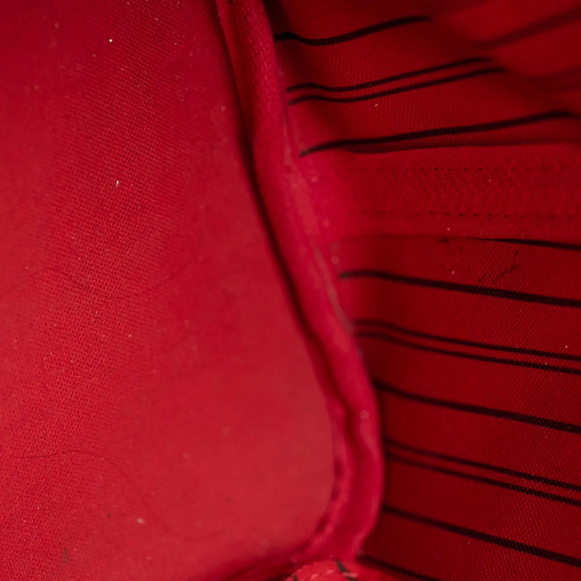 Louis Vuitton Neverfull MM Monogram Shoulder Bag