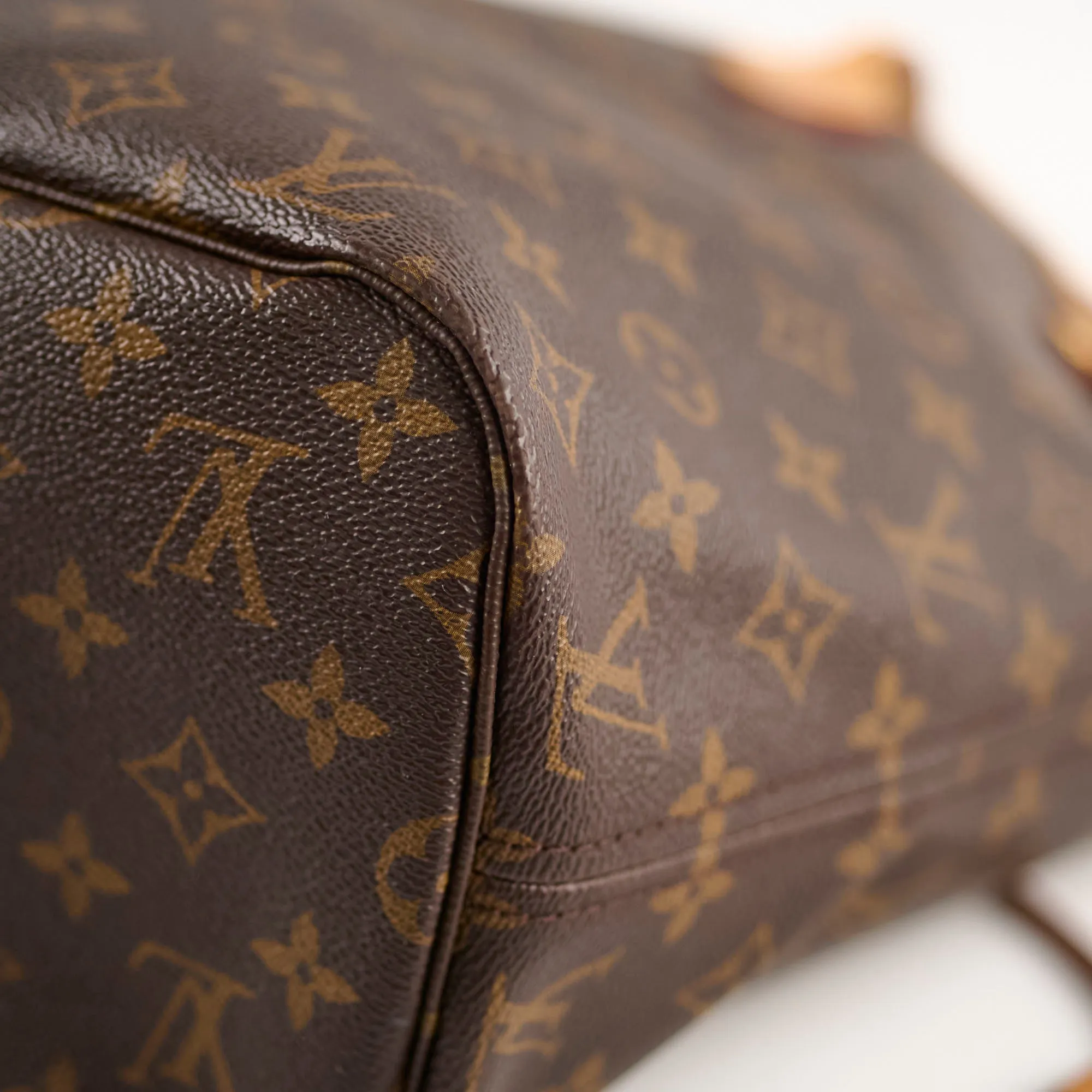 Louis Vuitton Neverfull MM Monogram Shoulder Bag