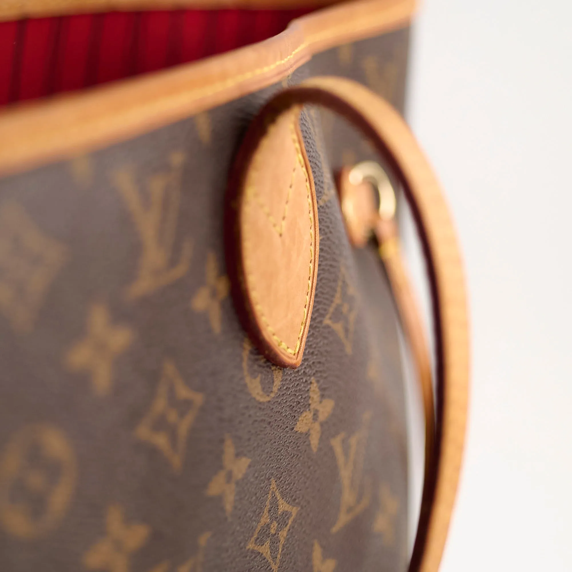 Louis Vuitton Neverfull MM Monogram Shoulder Bag