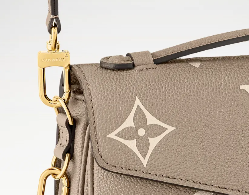 louis vuitton  Pochette M??tis East West