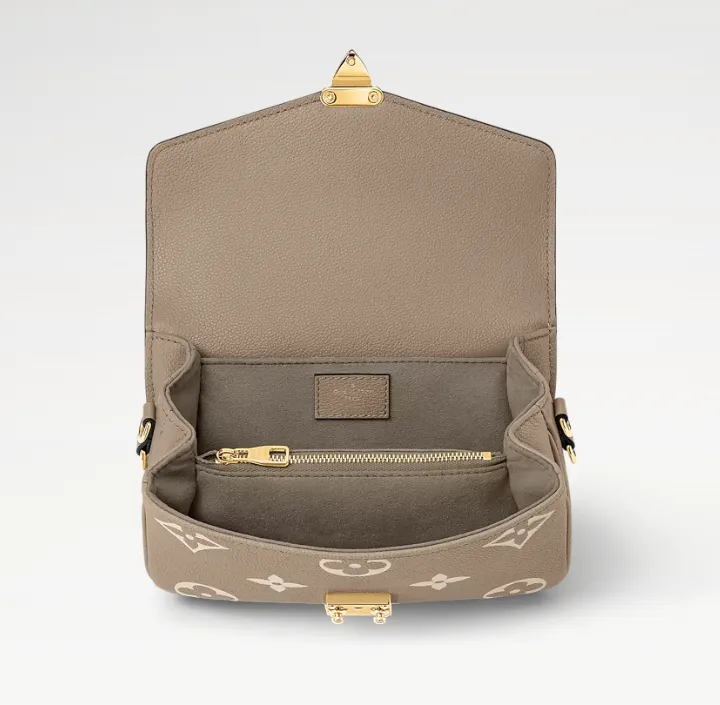 louis vuitton  Pochette M??tis East West
