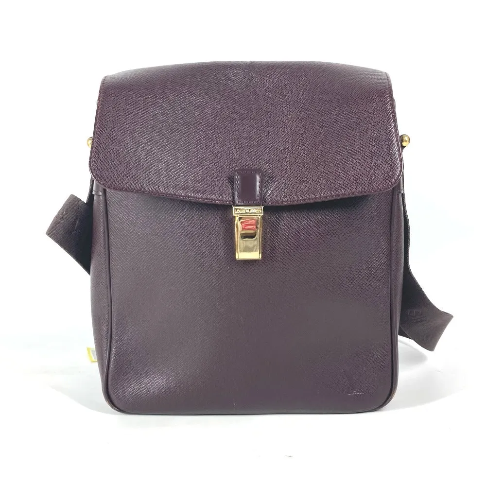 LOUIS VUITTON Shoulder Bag M30826 Taiga Leather purple Taiga Yaranga
