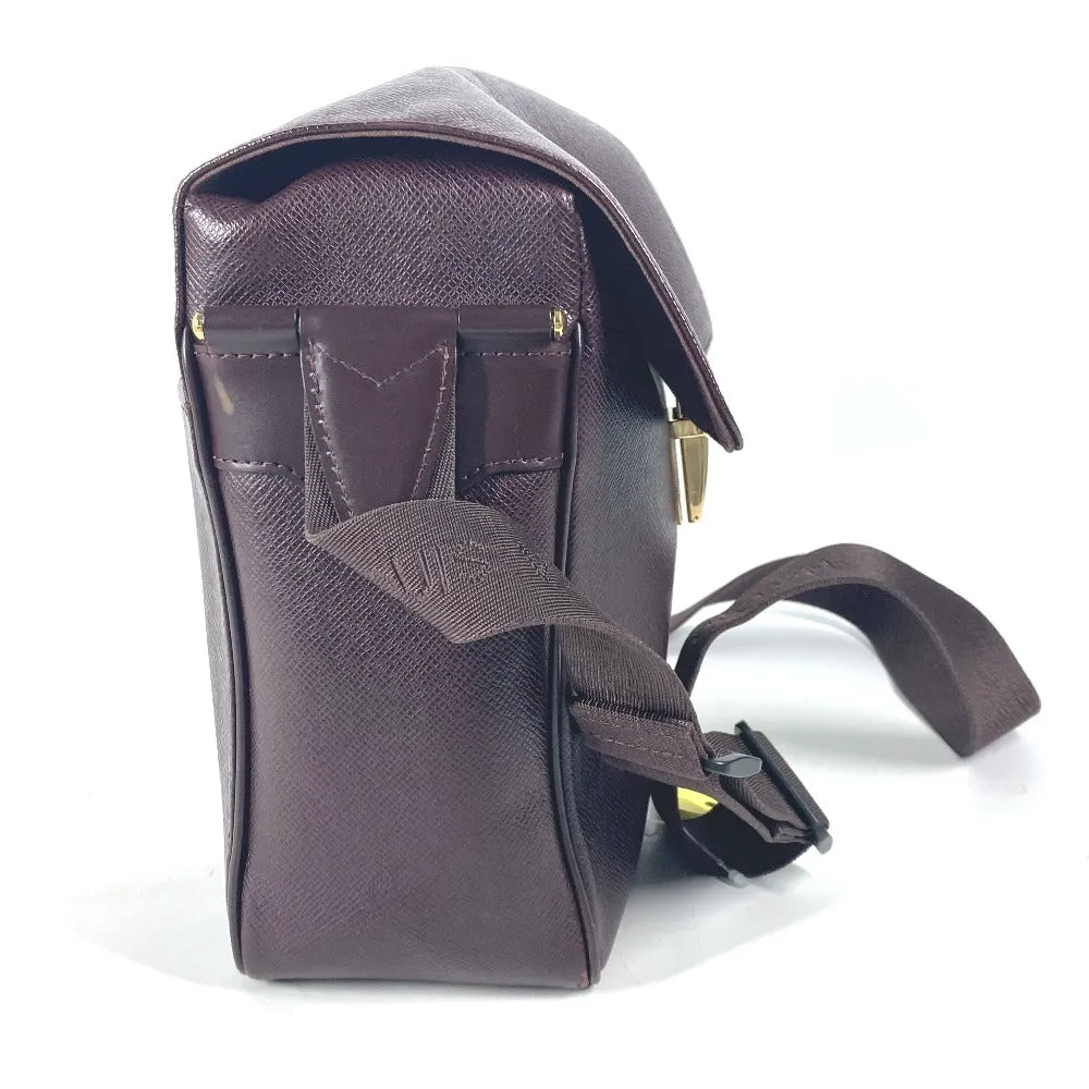 LOUIS VUITTON Shoulder Bag M30826 Taiga Leather purple Taiga Yaranga