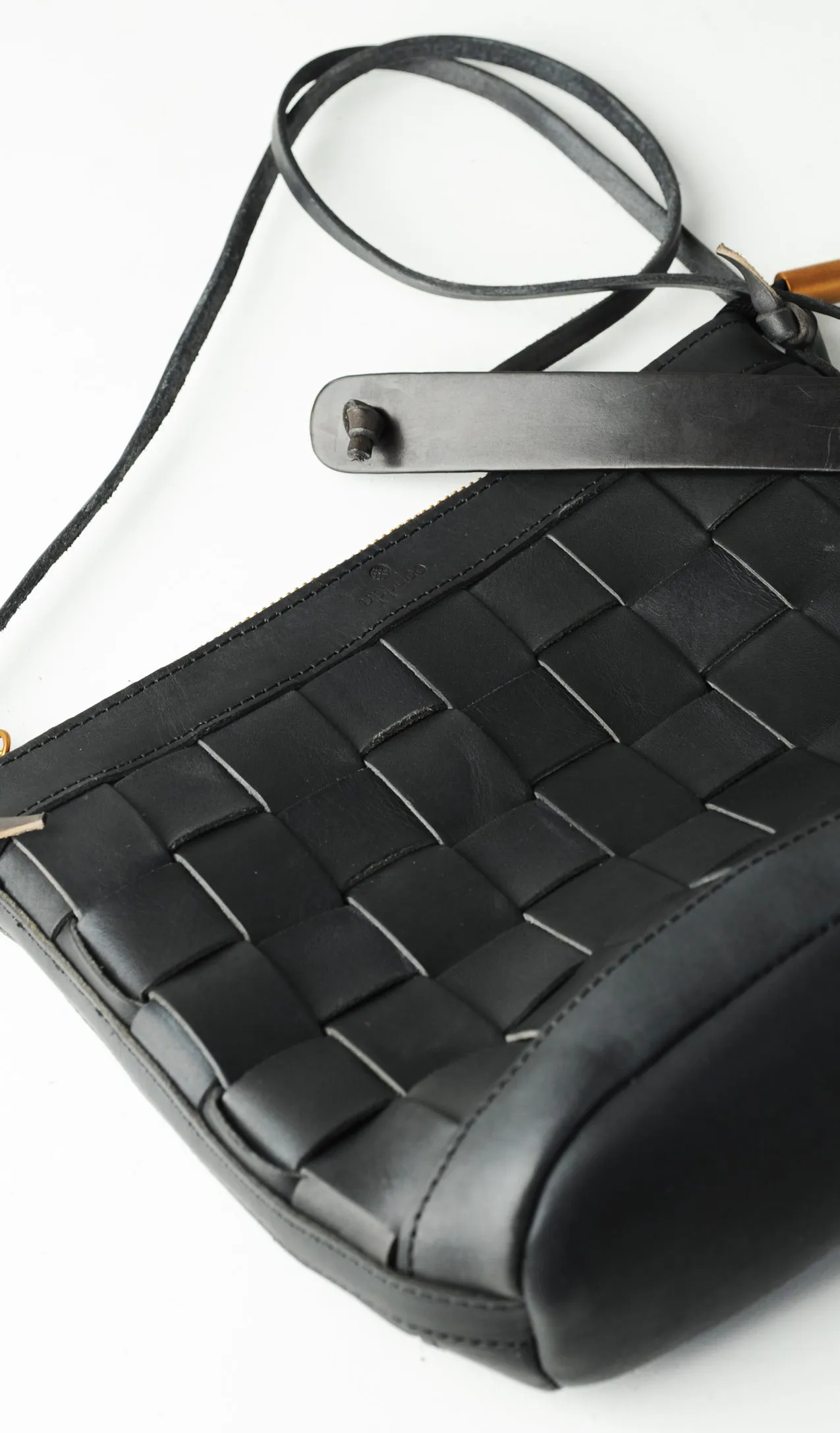 Venture Cross-body Bag - Black